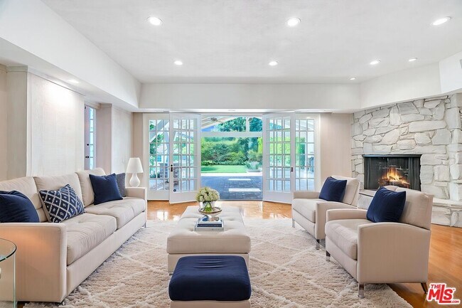 Photo - 721 N Linden Dr