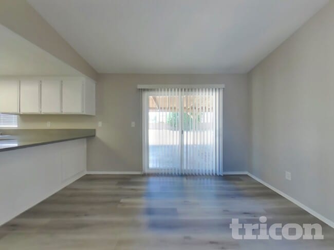 Photo - 532 E Ave J 9