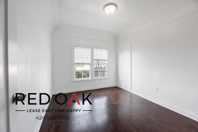 Building Photo - 716 S Berendo St
