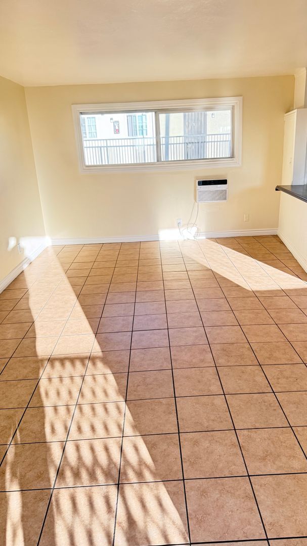 Photo - ASK ABOUT OUR MOVE IN SPECIAL - 1 MONTH FREE -2 bedroom 1 bath AVAILABlE NOW Unit 3512