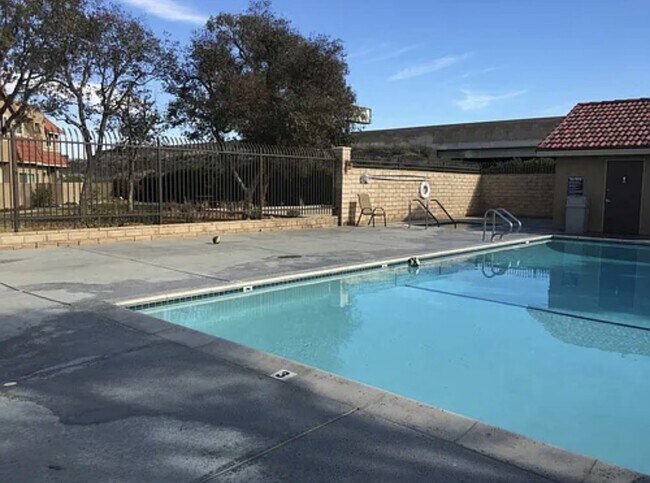 Photo - 17922 River Cir