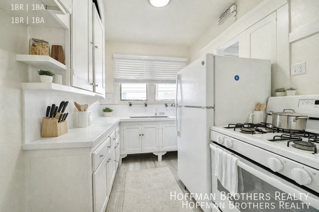 Building Photo - 1123 E Appleton St Unit 1123