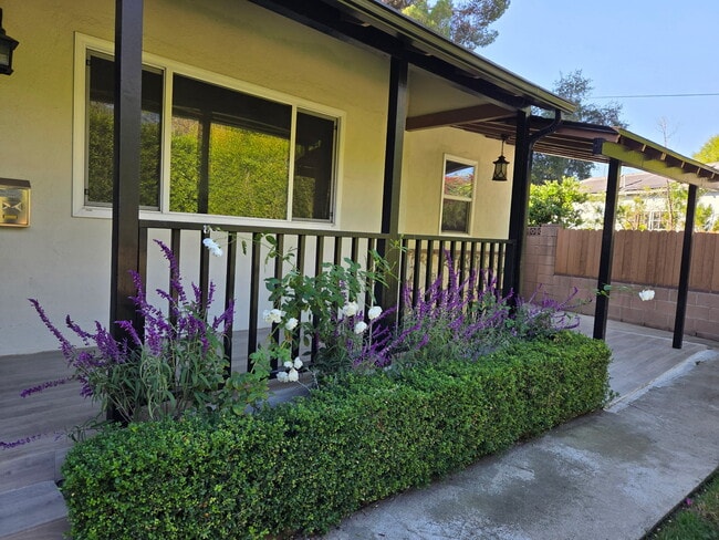 Porch area - 11536 Cumpston St