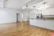 Photo - 630 W 6th St Unit 310
