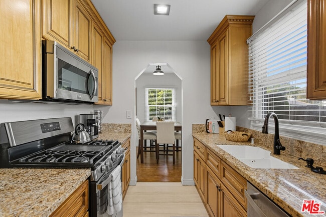 Photo - 3316 Barham Blvd