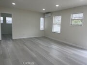 Photo - 688 Bridwell St W House
