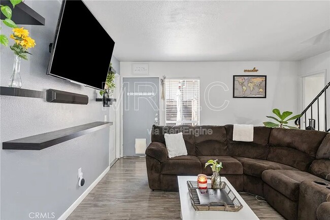 Building Photo - 196 Whitney Ave Unit 2