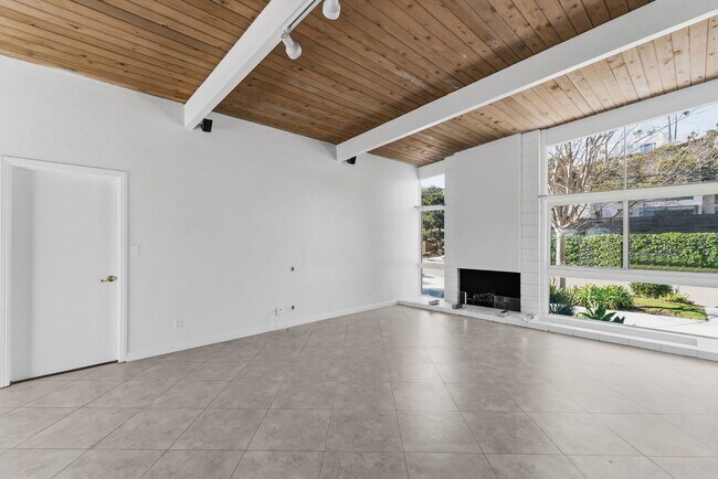 Photo - 8335 Sugarman Dr