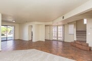 Photo - Highly Desirable 3 bedroom / 3 bath Cul-de... House