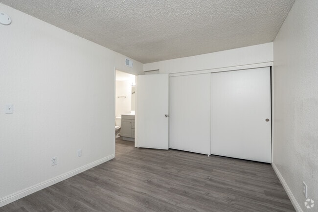 2BR, 2BA - 948SF - Primary Bedroom - Villas at Columbia