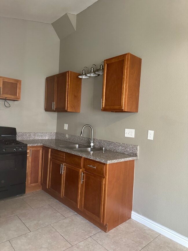 Photo - 13152 Westlake St