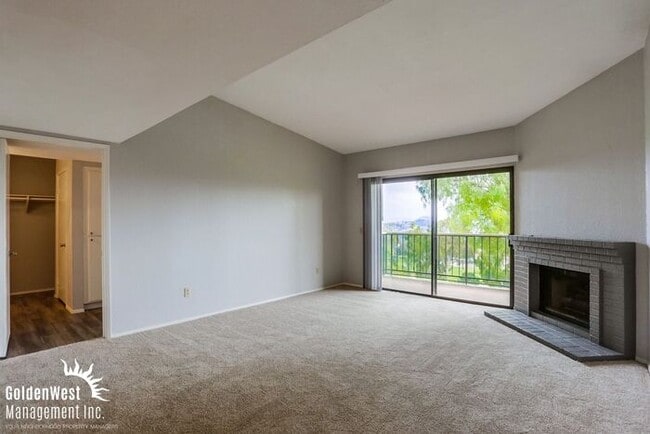 Photo - Breezy 2Bdm 2Ba Top-Floor Corner Condo with Mountain Views! Unit 4304