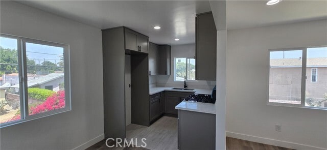 Photo - 833 E 92nd St