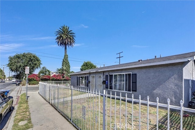 Photo - 1401 E 118th St