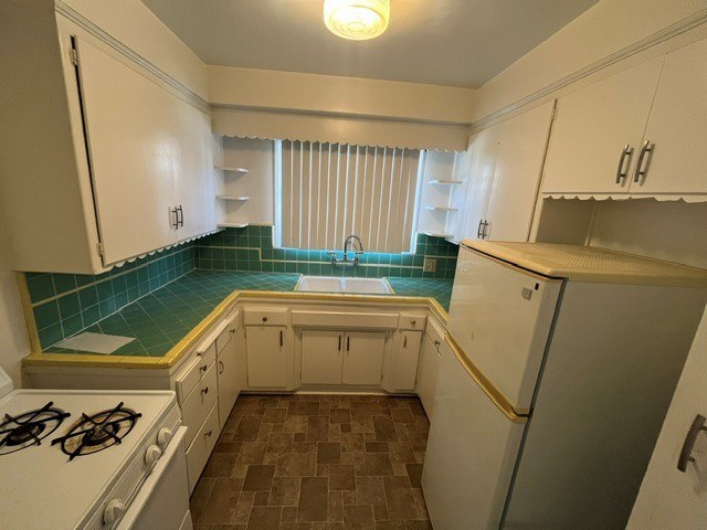 Floor Plan - 1 Bedroom. 1 Bathroom. 0 Half