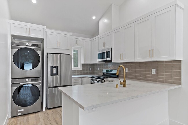 Photo - 2616 Glendale Blvd Apartment