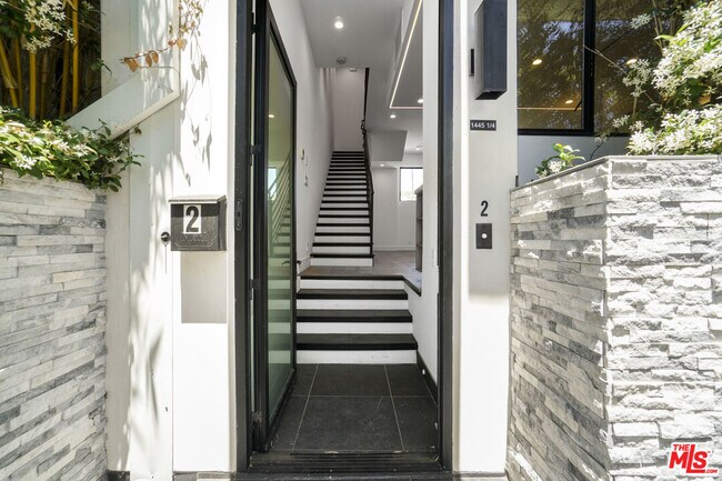 Photo - 1447 N Martel Ave