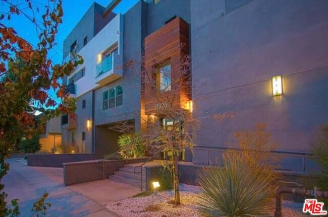 Photo - 11925 Kling St Condo Unit 208