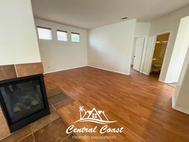Photo - 2219 Cordoban Ln