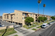 17821 Lassen St - Northridge Gardens Apartments