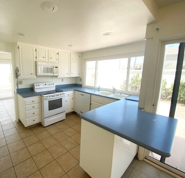 Photo - 3 Bedroom Home with Lots of Natural Light