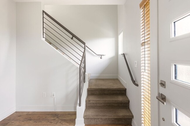 Photo - 2753 Waverly Dr