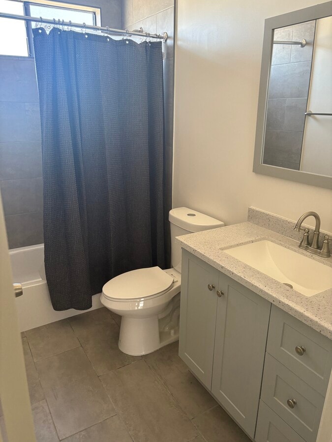 Bathroom - 2462 Purdue Ave Unit 102