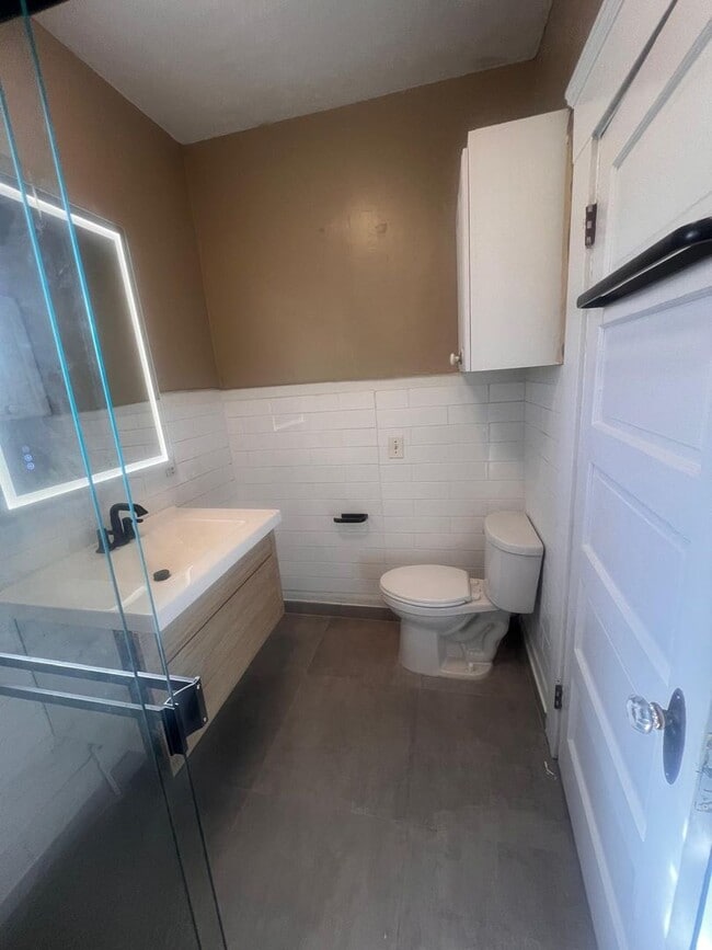 Photo - Beautiful 2 bedrooms 2 full baths house in Golden Hills area
