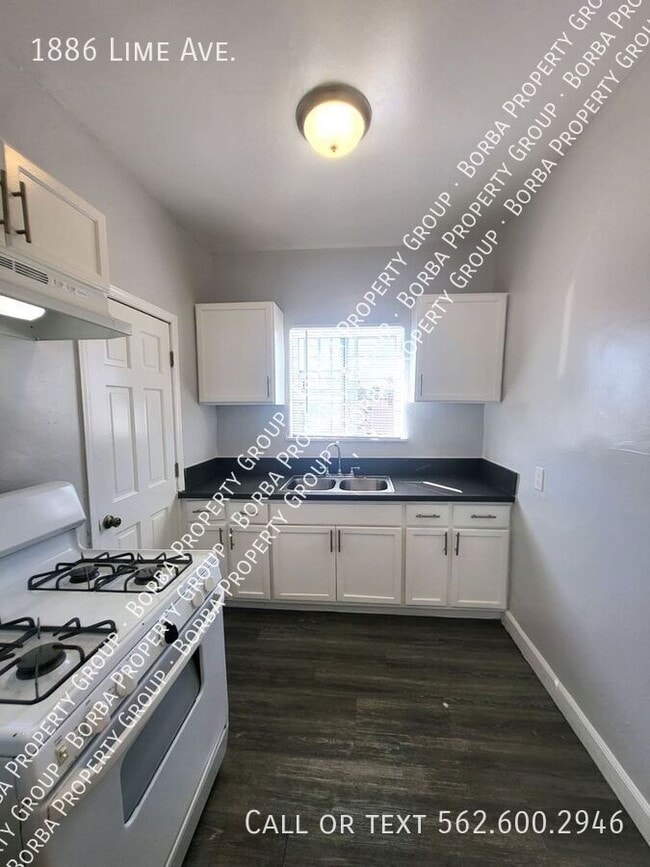 Building Photo - 1886 Lime Ave Rental
