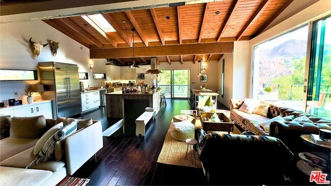 Photo - 19562 Cave Way