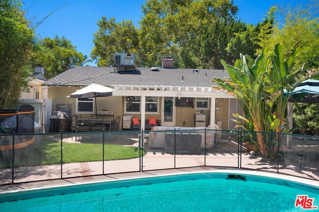 Photo - 5146 Topanga Canyon Blvd