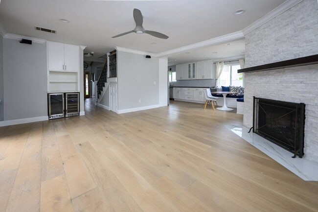 Photo - 2107 Dufour Ave