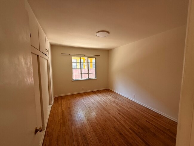 Building Photo - 97 N Craig Ave Unit 2