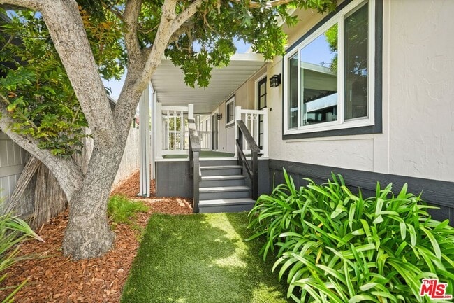 Photo - 29500 Heathercliff Rd