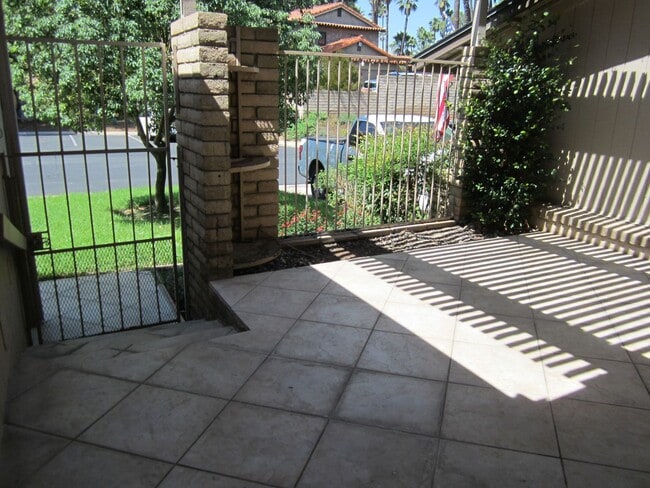Photo - 2642 Laramie Rd