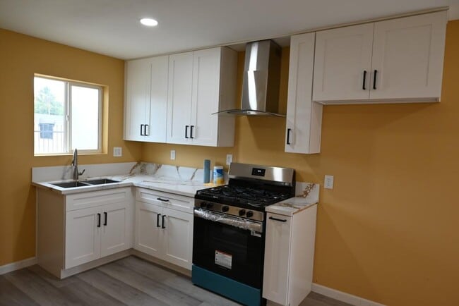 Photo - 10701 1/2 Doty Ave