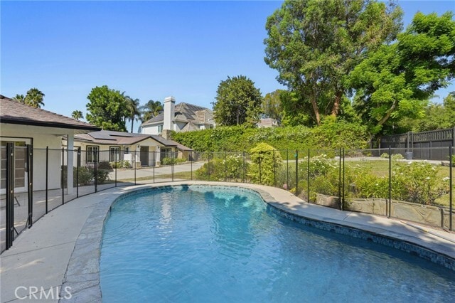 Building Photo - 18433 Tarzana Dr Rental