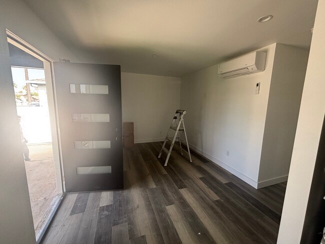 Photo - 3006 S Palm Grove Ave