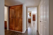 2BR, 2BA - 1,000SF - 515 East Elmwood Ave Apartments