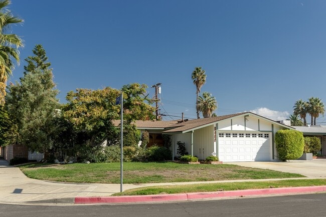 3 BR 2 BA house Move in ready - 3 BR 2 BA house Move in ready