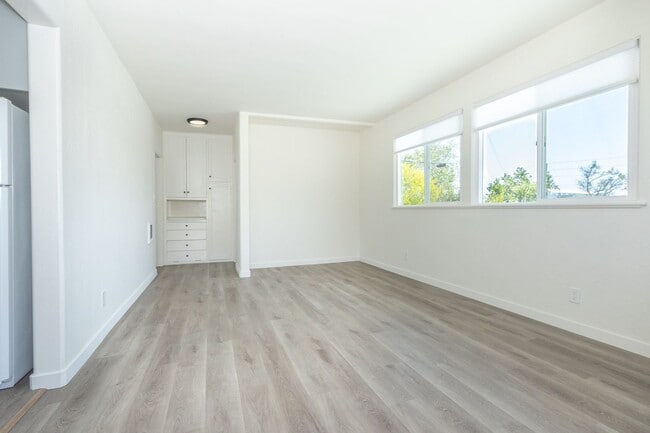 Photo - Refreshed 1 bed / 1bath Second Floor Unit in the Heart of Pacific Beach! Unit 2078 1/2