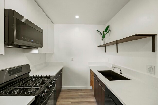 Photo - 2561 W Ave 30 Unit 7
