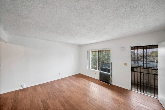 Photo - 2458 Normandie Ave Unit 3