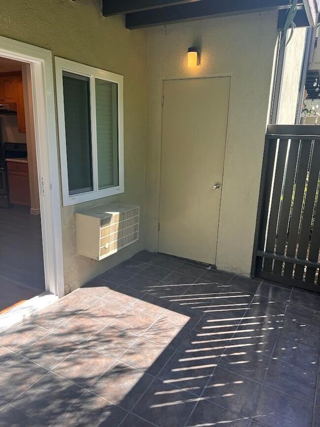 Photo - Renovated 2 Bedroom/ 1 Bathroom Condo Avai...