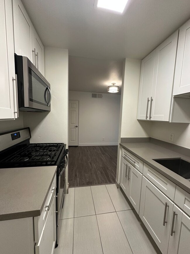 Photo - 1250 N. June St. Los Angeles CA 90038