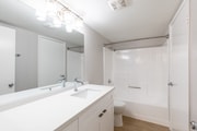 Photo - Spacious 2 Bedroom/2 Bath Apartment in Kor...