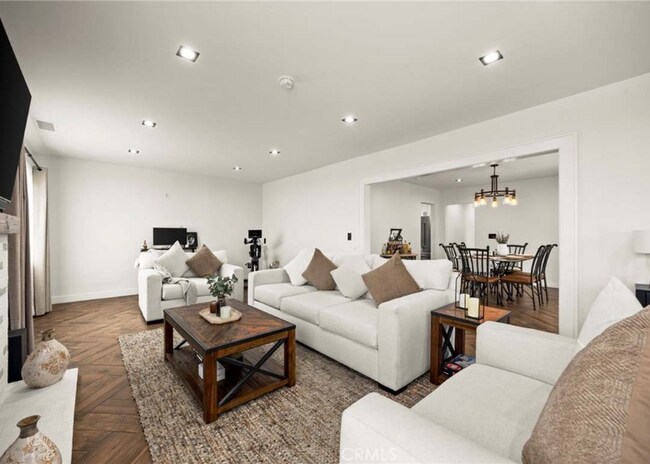 Photo - 2935 Live Oak St