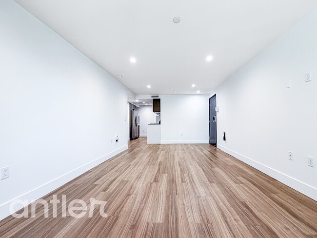 Photo - 1538 Purdue Ave Unit 404