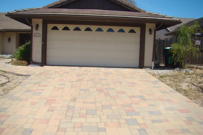 Photo - 3bd/2bath home in Vandenberg Village, Lomp...