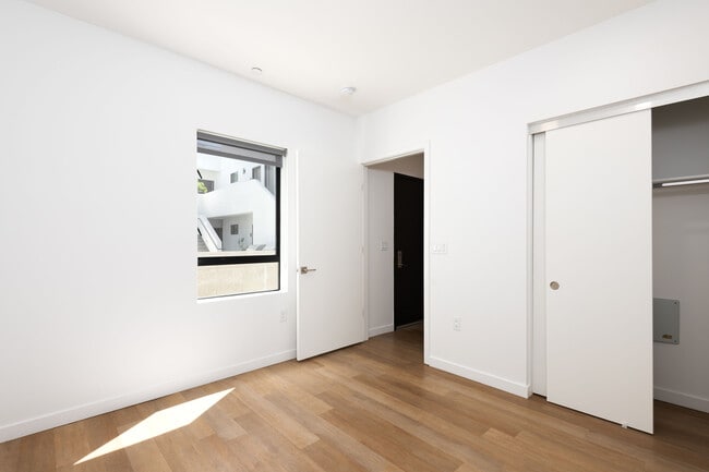 Photo - The Kalthom Building